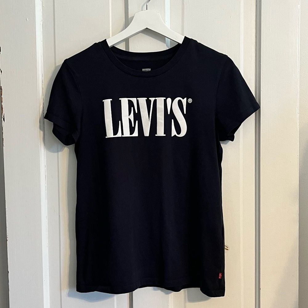 Levi’s Basic Tee - Picture 2 of 3